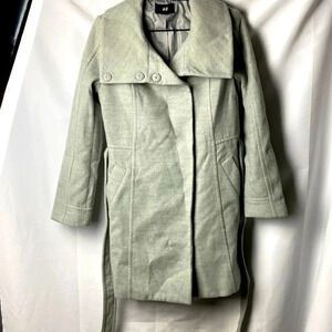 -H & M WOMENS SIZE 6 BELTED COAT GRAY SNAP BUTTONS LINED POCKETS POLY ELASTANE
